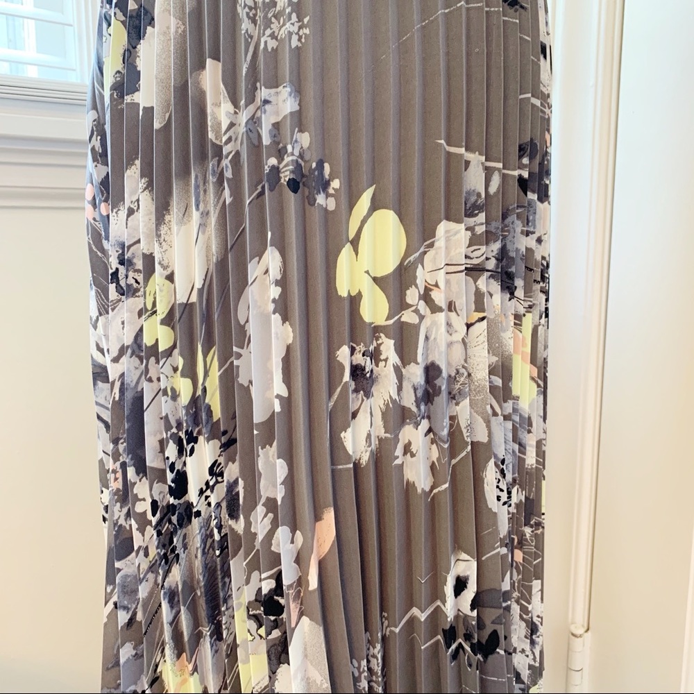 Accordion pleated midi skirt - Picture 5 of 7